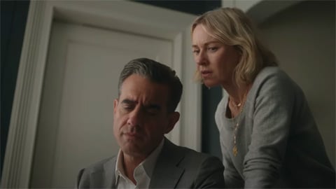 La première bande-annonce de la mini-série troublante de Ryan Murphy avec Naomi Watts