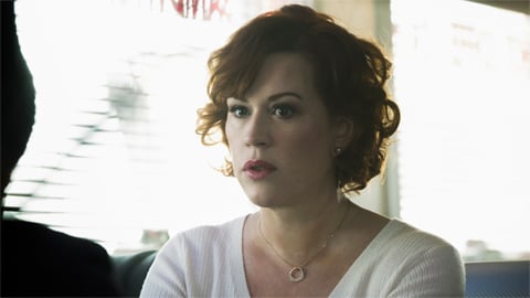 Molly Ringwald dans FEUD saison 2, une promotion à Loki et d'autres infos en bref