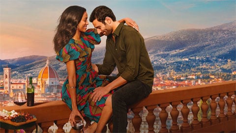 Zoe Saldana amoureuse de l'Italie dans la bande-annonce officielle de la mini-série Netflix