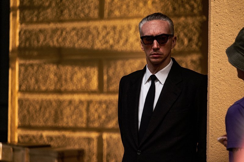 Adam Driver est Enzo Ferrari dans les premières images officielles du film de Michael Mann
