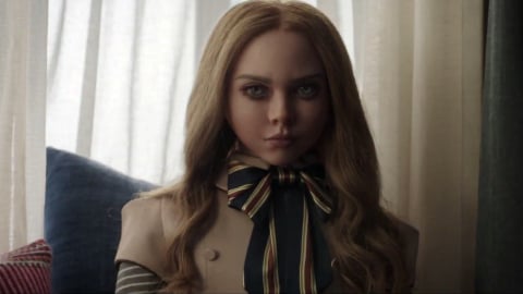 la bande-annonce italienne de la nouvelle horreur Blumhouse sur une poupée robot tueuse