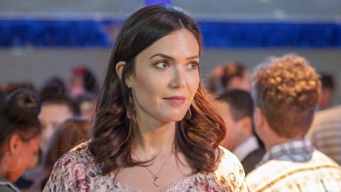 Mandy Moore rejoint Edgar Ramirez dans la saison 2