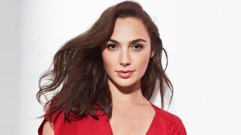Gal Gadot pour le 85e anniversaire de Blanche-Neige partage un fan art de célébration