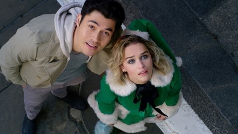 Noël dernier, Emilia Clarke en première télé sur Canale 5 avec la magie de Noël
