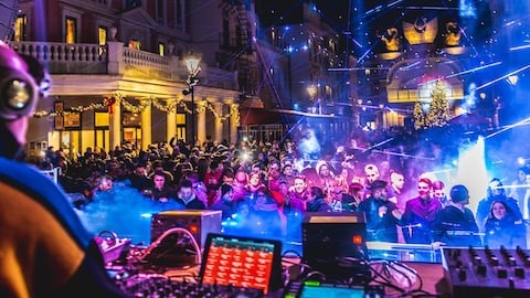 Rocco Siffredi, Jerry Calà, 8 dîners et feux d'artifice arrivent à Cinecittà World's New Year's Eve