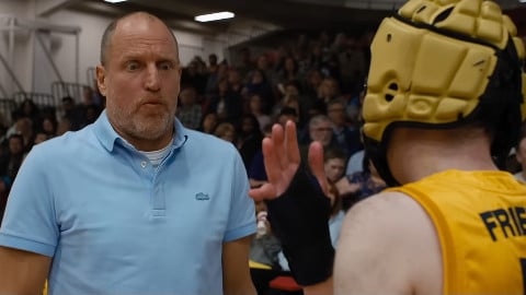Woody Harrelson dans la bande-annonce de la comédie sur le sport et le handicap de Bobby Farrelly