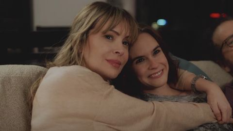 Alyssa Milano protagoniste de la première bande-annonce de Who Are You People