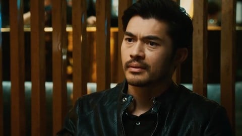 Bande-annonce italienne officielle du thriller d'action avec Henry Golding