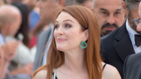 Julianne Moore révèle qu'elle a eu honte de son corps : "Pouvez-vous être plus jolie ?"