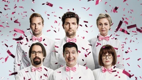 Les protagonistes toujours aux prises avec le monde fou de la restauration dans la bande-annonce du revival