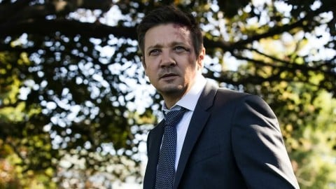 Quel impact la blessure de Jeremy Renner aura-t-elle sur la série ?  Parlez le créateur