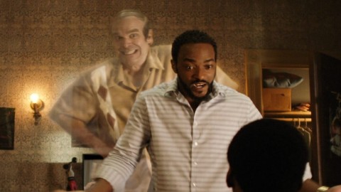 We Have a Ghost - David Harbour fait peur à Jennifer Coolidge dans la première bande-annonce du film