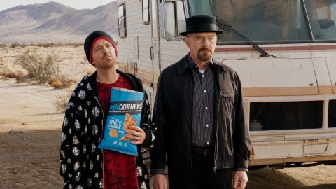 Bryan Cranston et Aaron Paul colportent des chips dans une publicité hilarante du Super Bowl