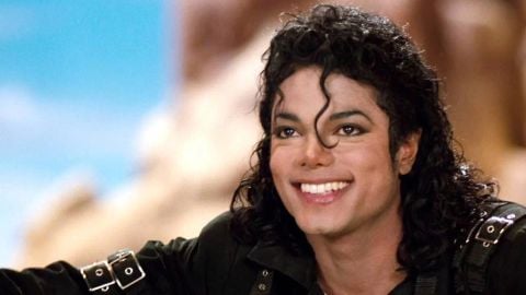 Le réalisateur de Leaving Neverland dénonce le biopic King of Pop : "Glorifier un violeur"