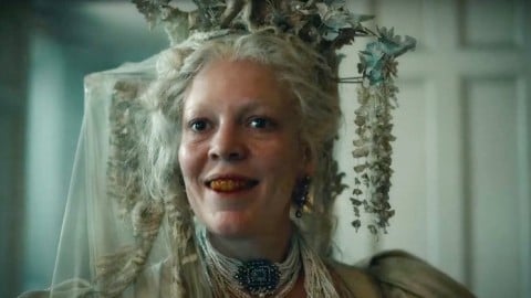 Olivia Colman est méconnaissable dans la bande-annonce de la mini-série du roman de Dickens