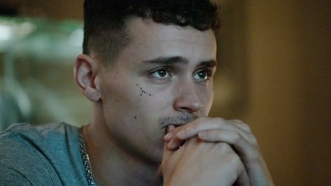 Après Elite, Arón Piper est un assassin silencieux dans la nouvelle série Netflix