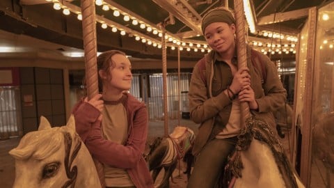 Le baiser d'Ellie et Riley interdit dans certains pays, la relation de Bill et Frank non