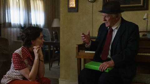 un extrait exclusif du film de James Gray avec Anne Hathaway et Anthony Hopkins
