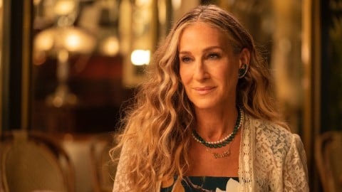 Après le tournage, Sarah Jessica Parker célèbre avec un baiser