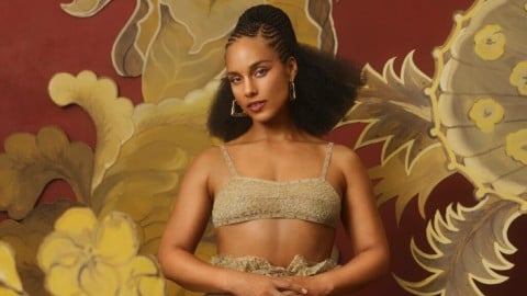 Alicia Keys rend hommage à la série avec une nouvelle version romantique de If I Ain't Got You