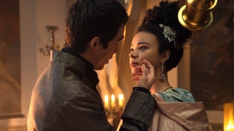 La reine Charlotte et Shonda Rhimes expliquent comment elle a écrit des scènes de sexe : "Je suis assez puritaine"