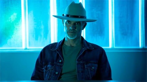 Dans la bande-annonce officielle du revival, Raylan Givens revient aux vieilles habitudes pour protéger ce qui lui est le plus cher
