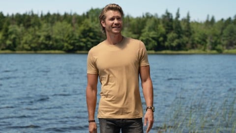 La CW renouvelle le drame romantique avec Chad Michael Murray pour une deuxième saison