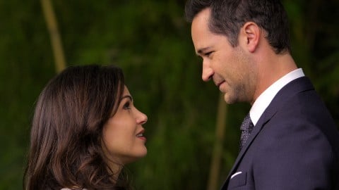 Mickey Haller au lit avec un client particulier dans la bande-annonce officielle des nouveaux épisodes