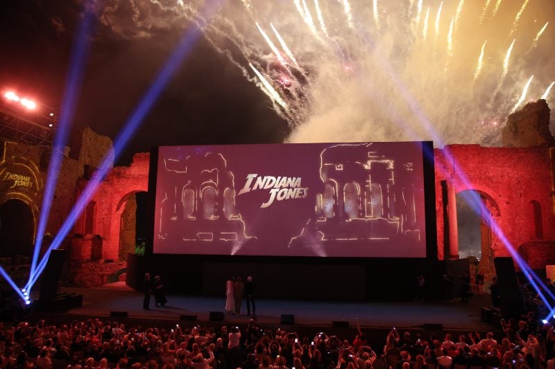 photos et vidéos de la spectaculaire avant-première italienne du film à Taormina