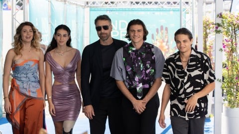 A Giffoni Raoul Bova et le casting présentent la série arrivant sur Canale 5