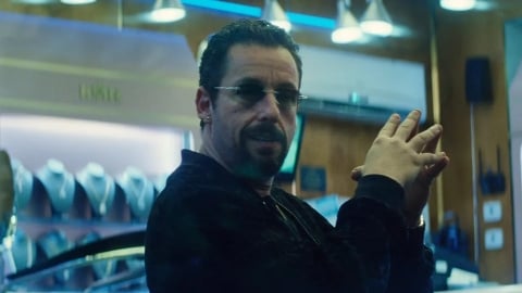 Benny Safdie révèle pourquoi il ne co-réalisera pas le nouveau film d'Adam Sandler avec son frère : "Je voulais explorer d'autres projets"