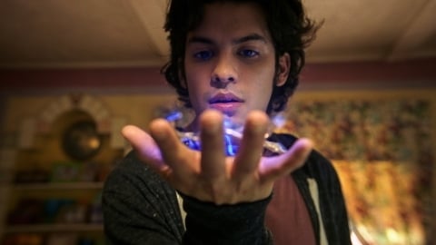 Blue Beetle - La bande-annonce finale italienne montre les pouvoirs extraordinaires de Jamie Reyes