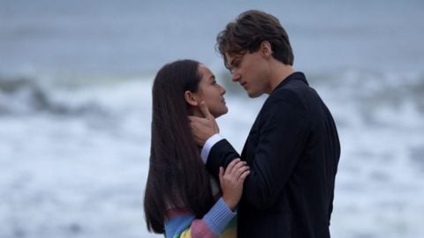 Dans la saison 2 un doux souvenir de Belly et Conrad, mais en quoi ça change du roman