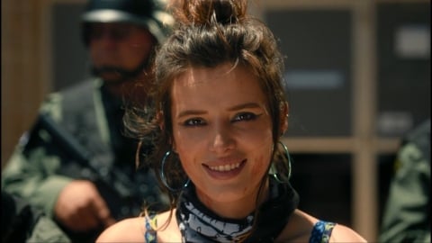 Beautiful and damned : L'évasion de Bella Thorne et Jake Manley dans le premier télé sur Rai 4