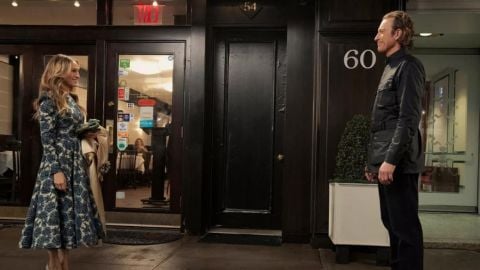 Cette veste qu'Aidan portait a été choisie par John Corbett