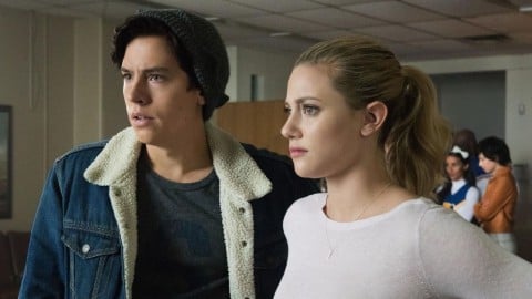 "Insultes et menaces de mort après rupture avec Lili Reinhart"