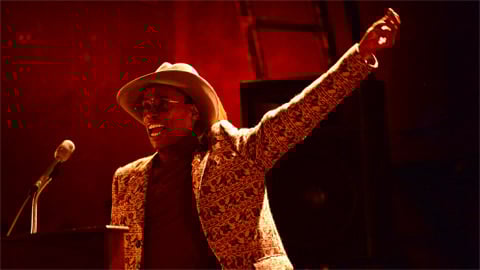 L'acteur Billy Porter, contraint de vendre sa maison à cause des grèves, envoie le PDG de Disney en enfer