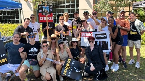 Les grèves de protestation réunissent les acteurs qui rendent également hommage à Naya Rivera