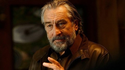 Paolo Sorrentino et l'étreinte avec Robert De Niro, visitant son plateau à Naples