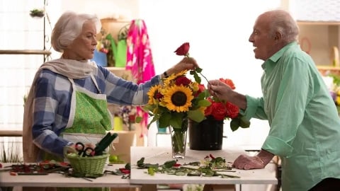 Queen Bees - La comédie avec Ellen Burstyn et James Caan a été créée sur Rai 1