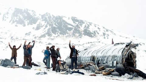 The Snow Company - La bande-annonce du drame de survie Netflix présentée en première à Venise