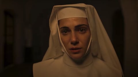 dans la bande-annonce évocatrice du film d'horreur à thème religieux, le protagoniste est Maria Vera Ratti