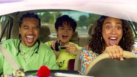 Le premier trailer de la comédie Neflix se déroulant dans le monde du reggaeton