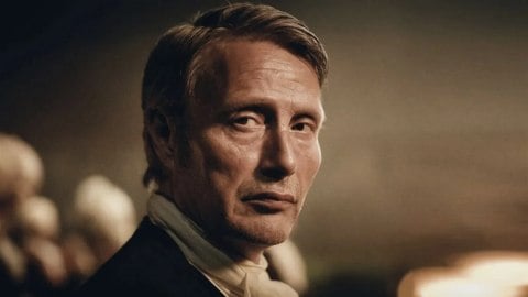 Mads Mikkelsen soutient Favino : "Le problème c'est le doublage, c'est fou"