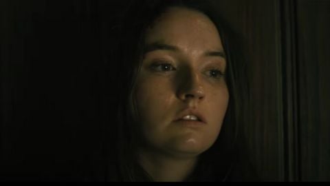 No One Will Save You, Kaitlyn Dever fait face à une invasion extraterrestre dans la bande-annonce