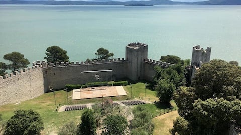 la 1ère édition du festival sur le lac Trasimène accueille Amelio, Genovese, Trinca et Ruffini