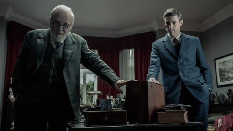 Anthony Hopkins et Matthew Goode incarnent Freud et CS Lewis dans la première bande-annonce officielle