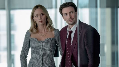 Emily Blunt et Chris Evans dans la bande-annonce officielle du film Netflix Pain Hustlers
