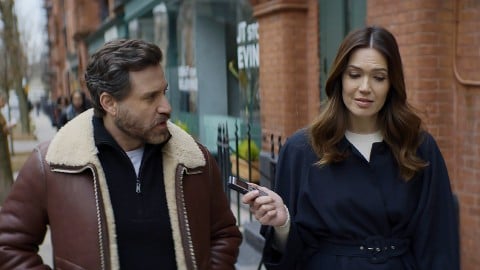 Le premier trailer de la deuxième saison, avec Edgar Ramirez et Mandy Moore