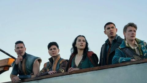 Le casting réagit à l'annulation alors que les fans protestent